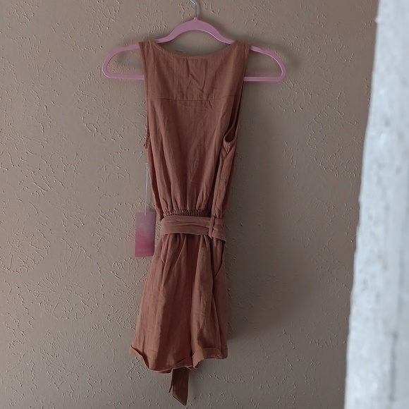 FASHION IN EARTH juniors/misses romper size (S) Khaki in color beautiful 😊 - Picture 2 of 2